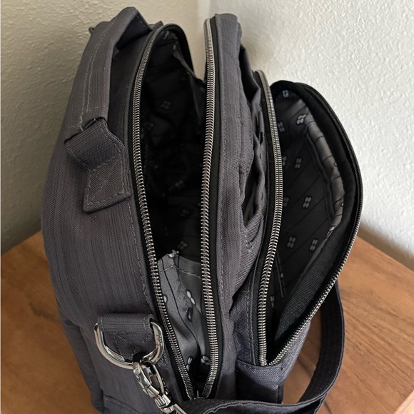 LUG Mini Ranger Crossbody Bag - Picture 6 of 7